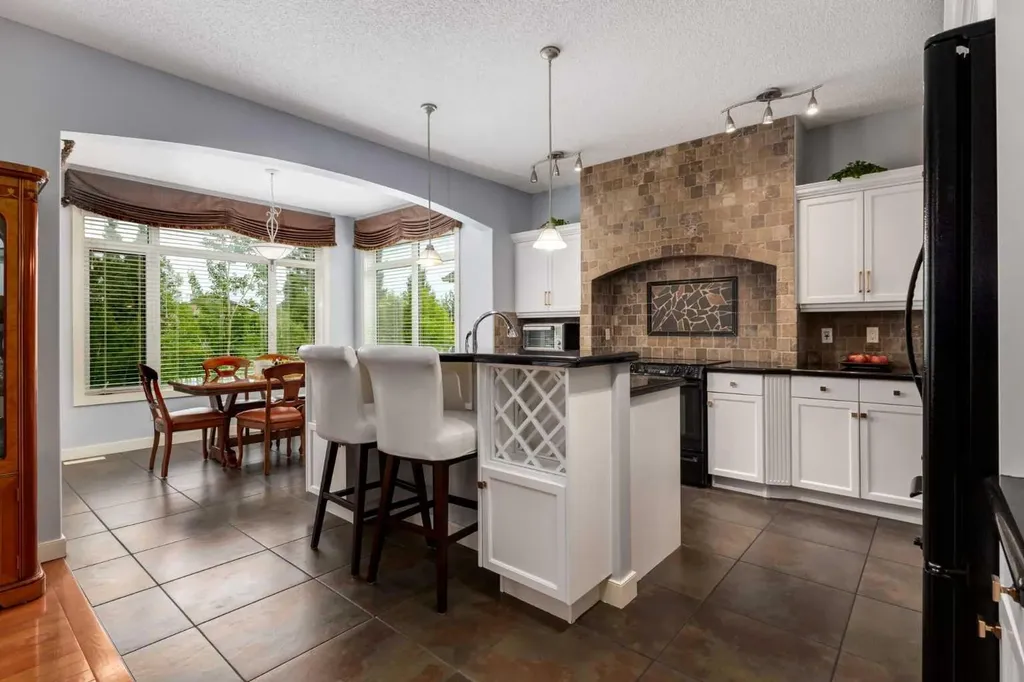 77 Royal Highland Road NW Calgary AB T3G 4Y4