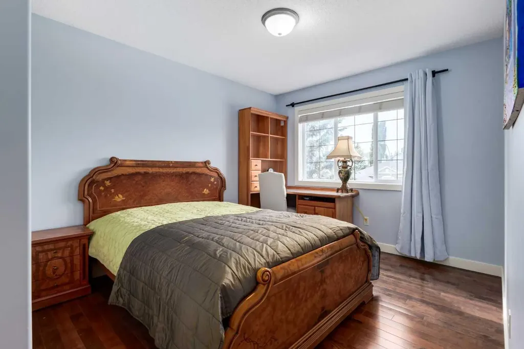 77 Royal Highland Road NW Calgary AB T3G 4Y4