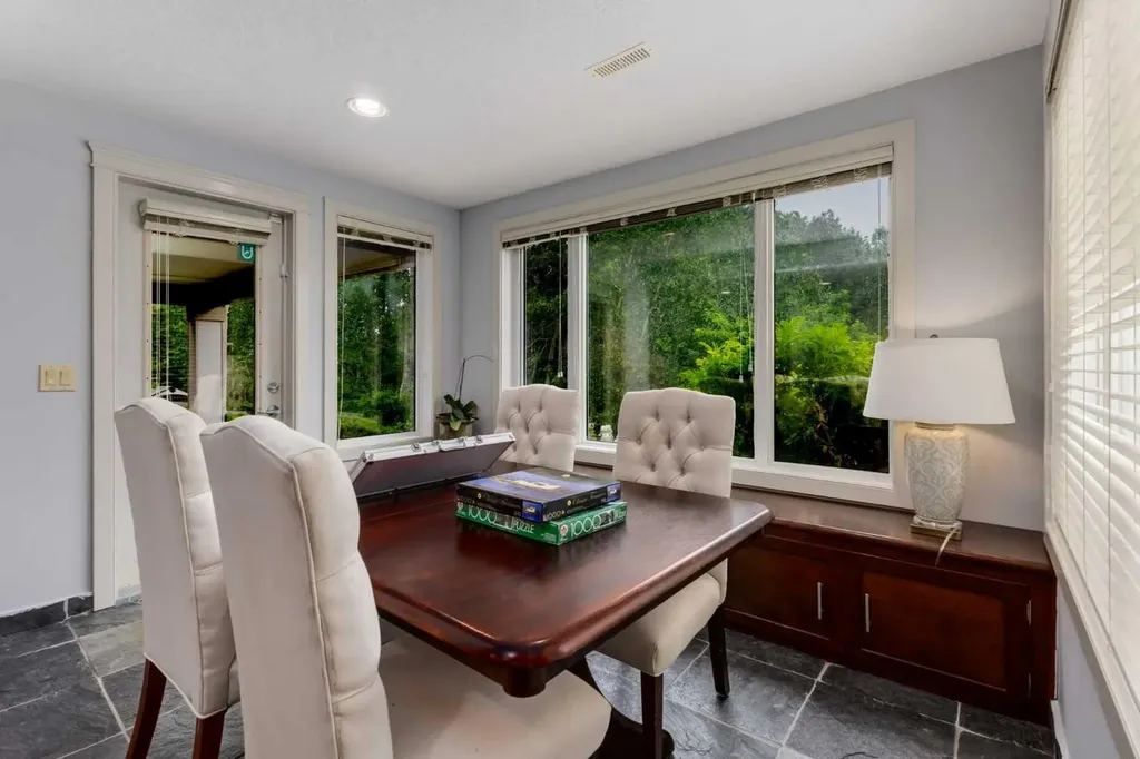 77 Royal Highland Road NW Calgary AB T3G 4Y4
