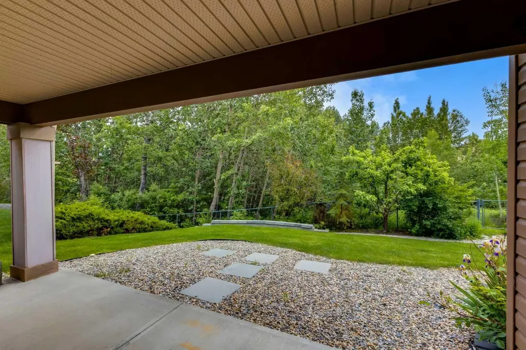 77 Royal Highland Road NW Calgary AB T3G 4Y4