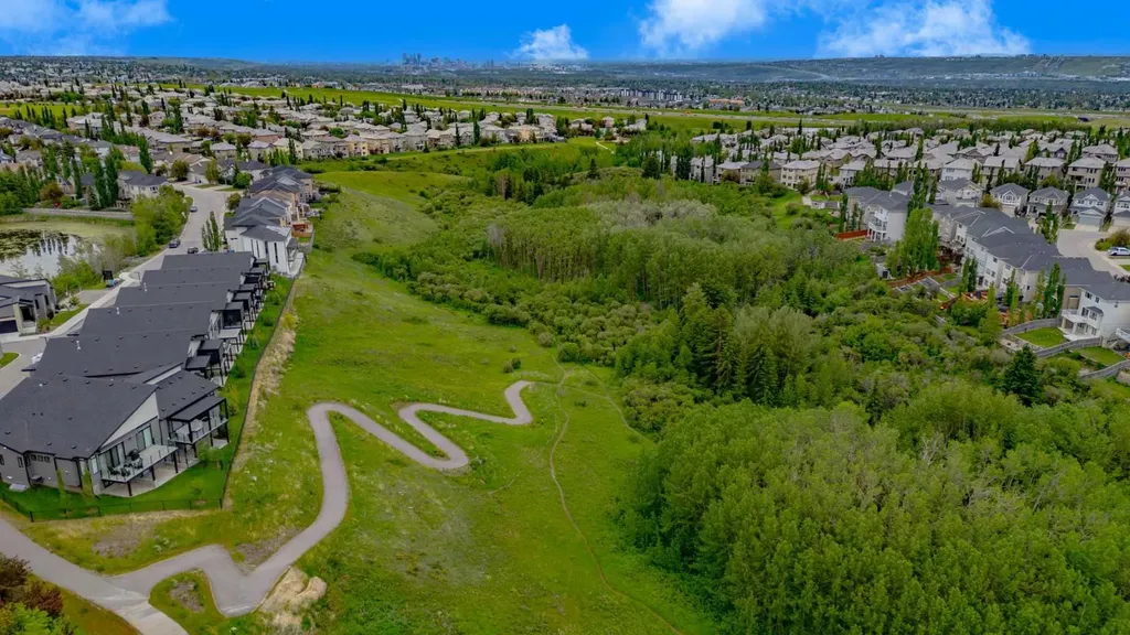 77 Royal Highland Road NW Calgary AB T3G 4Y4
