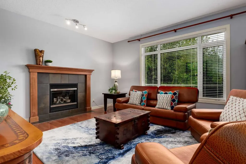 77 Royal Highland Road NW Calgary AB T3G 4Y4