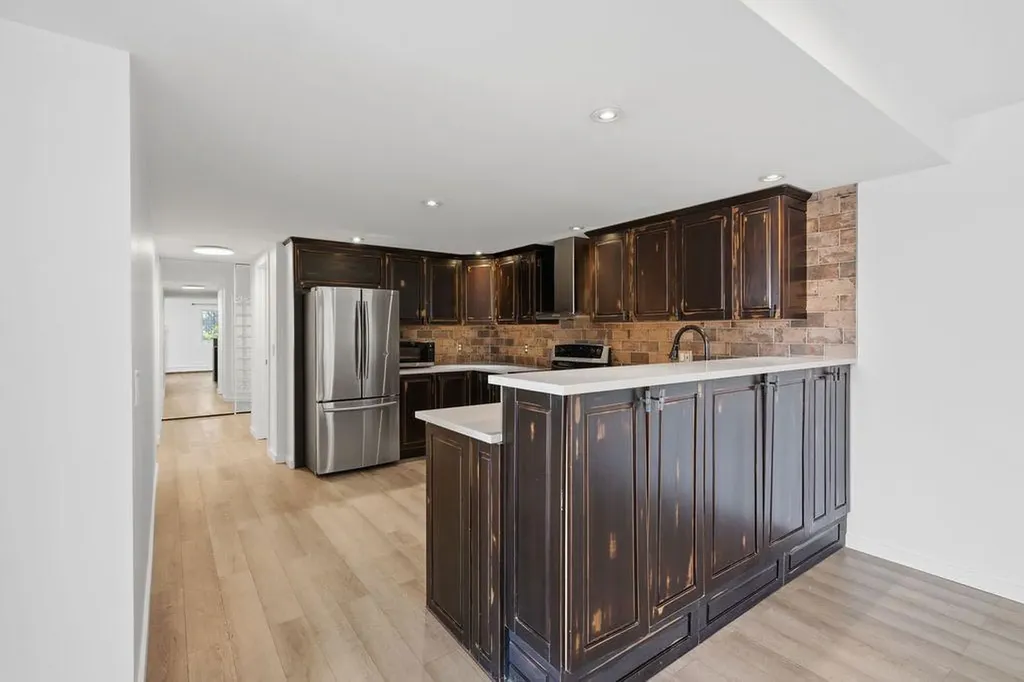354 2 Avenue NE Calgary AB T2E 0E4
