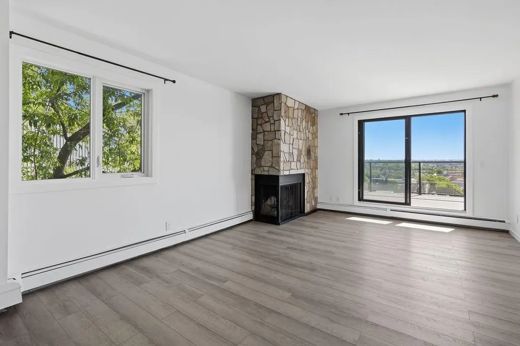 354 2 Avenue NE Calgary AB T2E 0E4