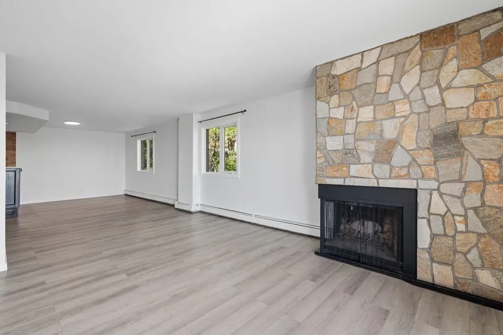354 2 Avenue NE Calgary AB T2E 0E4