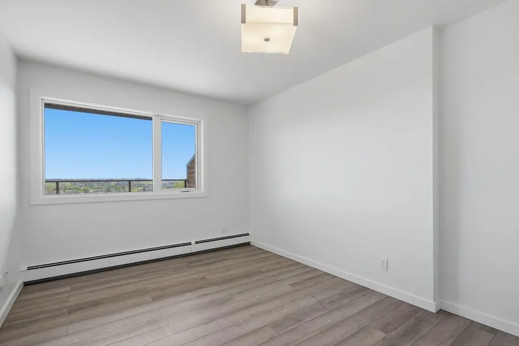 354 2 Avenue NE Calgary AB T2E 0E4