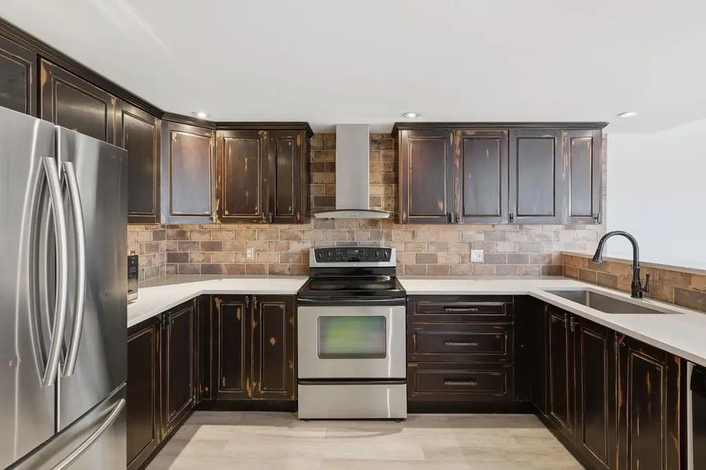 354 2 Avenue NE Calgary AB T2E 0E4