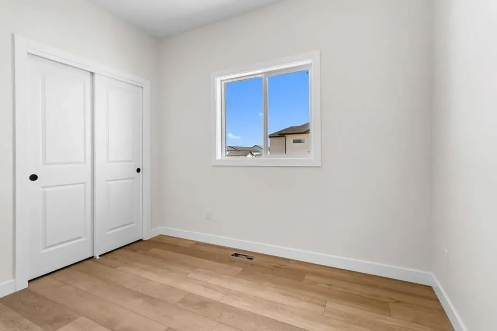25 Ian Way Sylvan Lake AB T4S 0W5