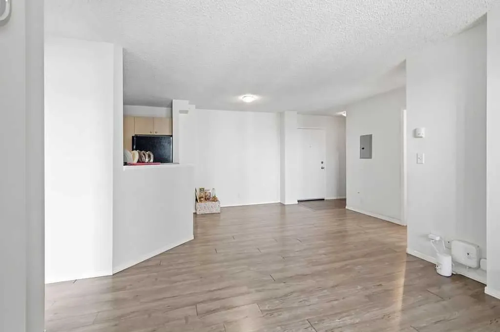 1111 6 Avenue SW Calgary AB T2P 5M5