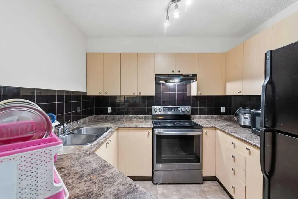 1111 6 Avenue SW Calgary AB T2P 5M5