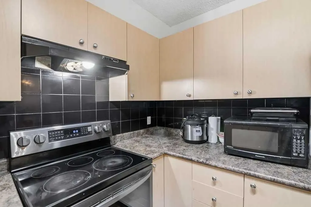 1111 6 Avenue SW Calgary AB T2P 5M5