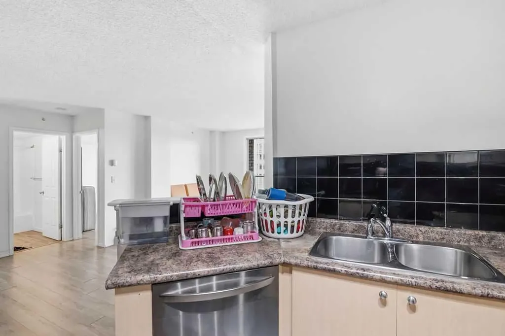 1111 6 Avenue SW Calgary AB T2P 5M5