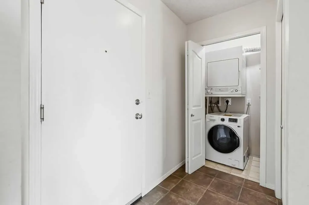 1111 6 Avenue SW Calgary AB T2P 5M5