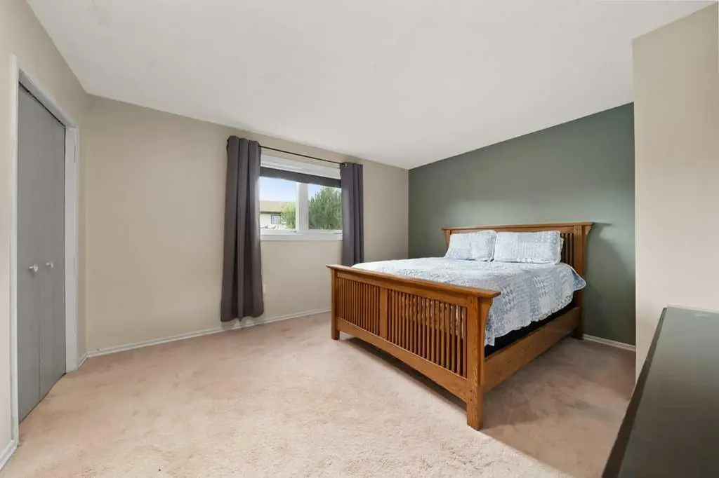 82 Ross Haven Court SE Medicine Hat AB T1B 2Y8