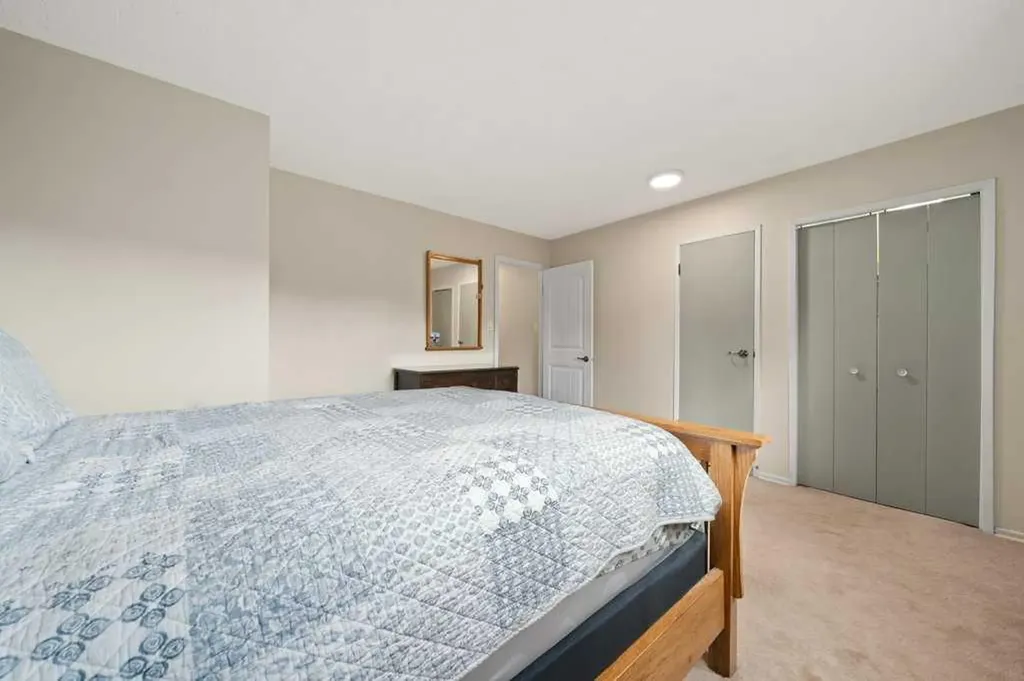 82 Ross Haven Court SE Medicine Hat AB T1B 2Y8