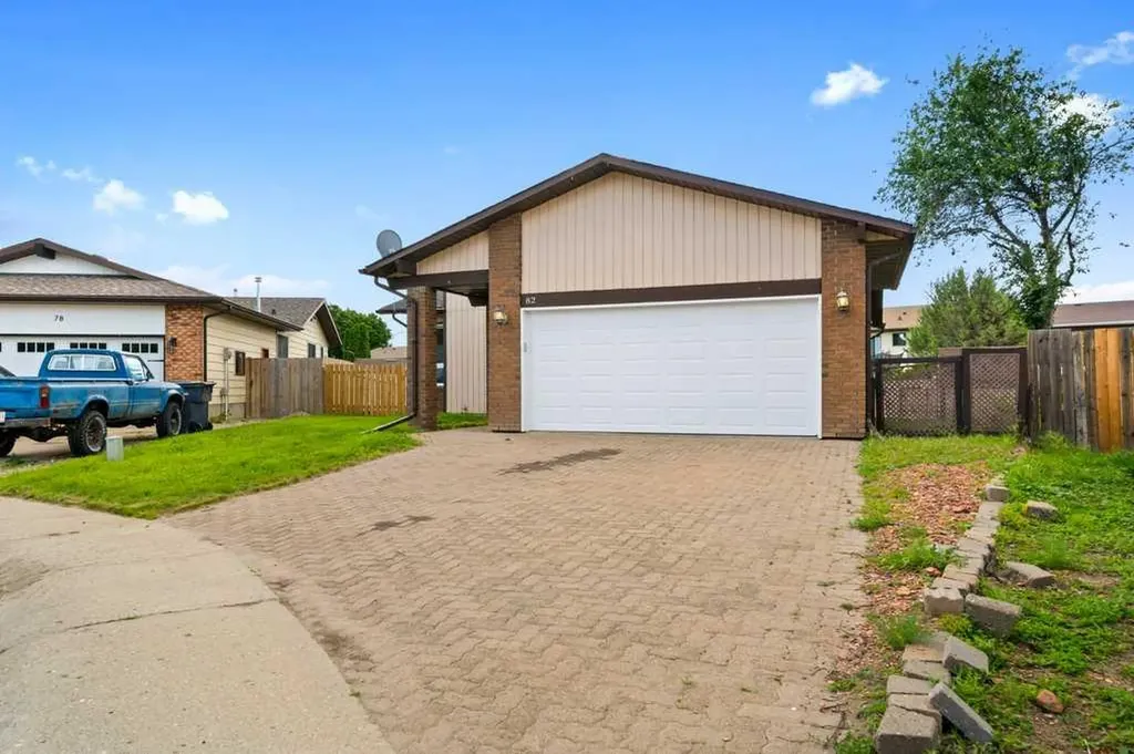82 Ross Haven Court SE Medicine Hat AB T1B 2Y8