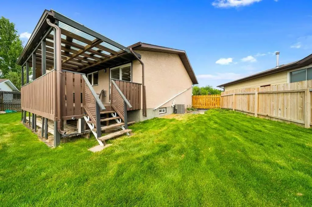 82 Ross Haven Court SE Medicine Hat AB T1B 2Y8