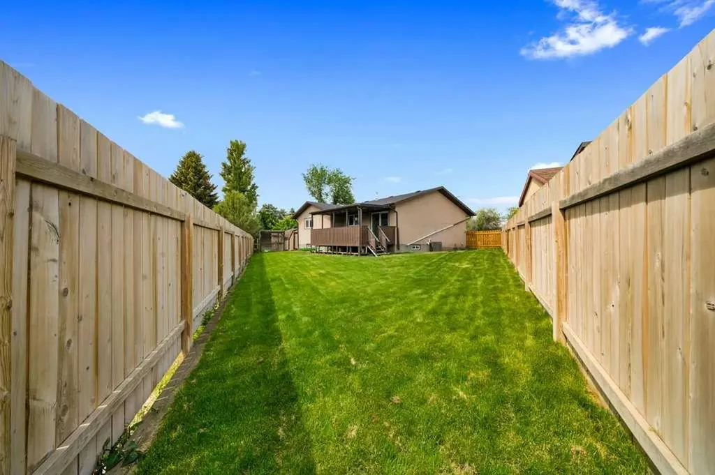 82 Ross Haven Court SE Medicine Hat AB T1B 2Y8
