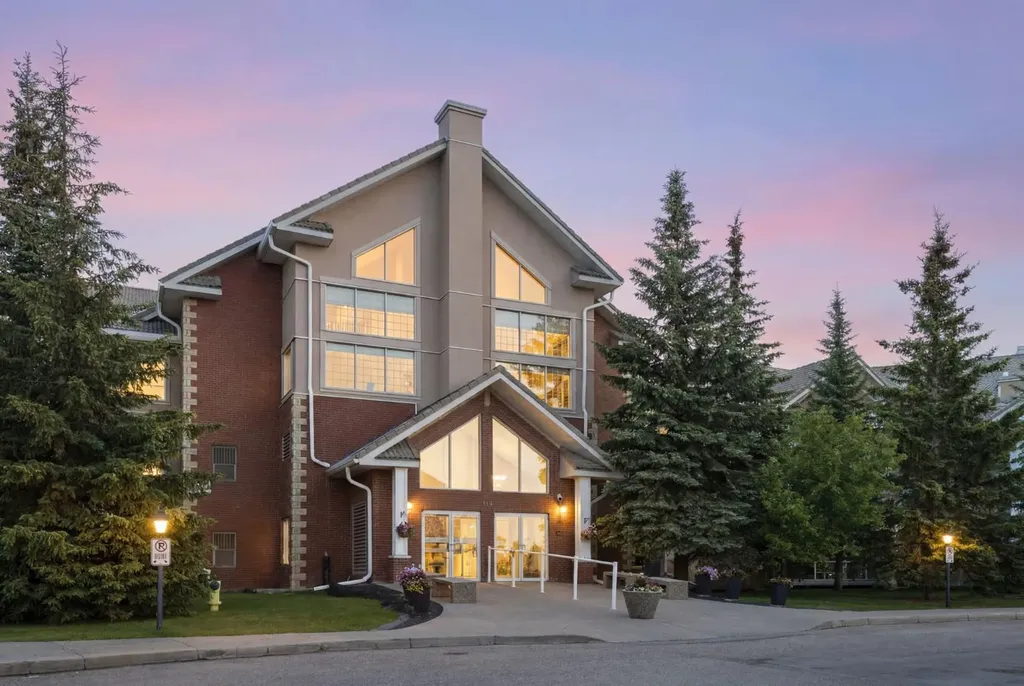 6868 Sierra Morena Boulevard SW Calgary AB T3H 3R6