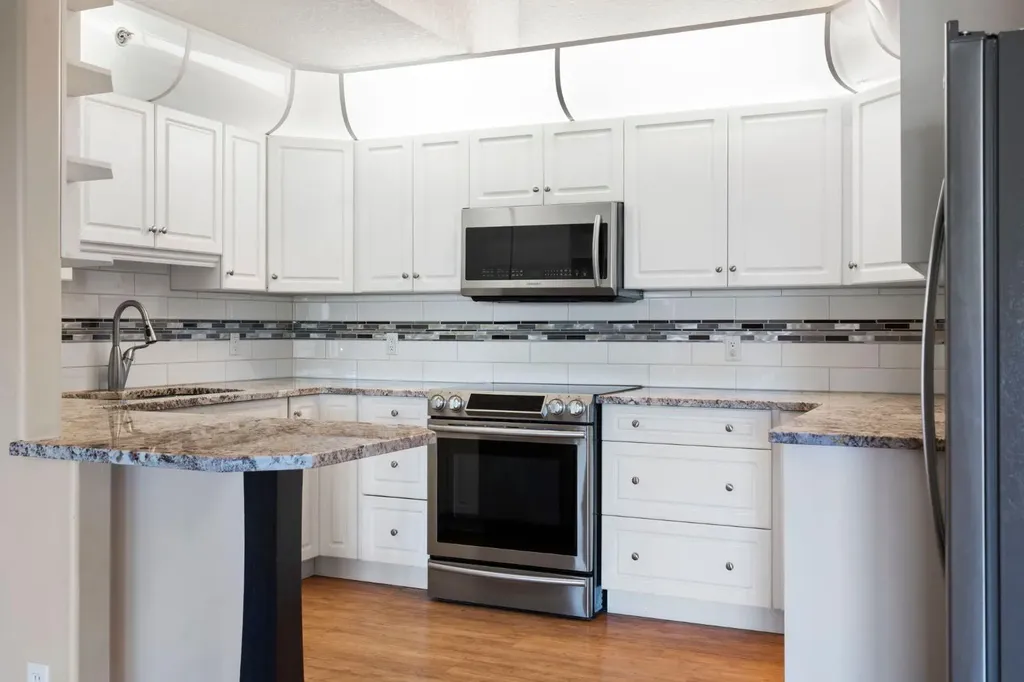 6868 Sierra Morena Boulevard SW Calgary AB T3H 3R6