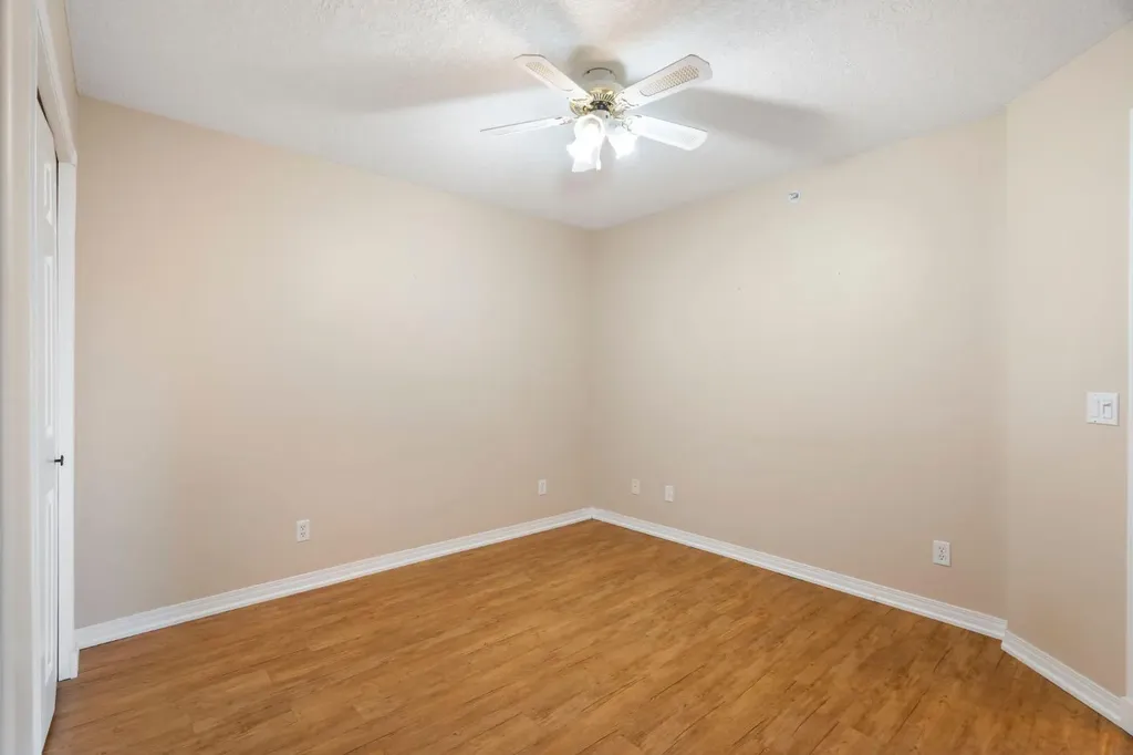 6868 Sierra Morena Boulevard SW Calgary AB T3H 3R6
