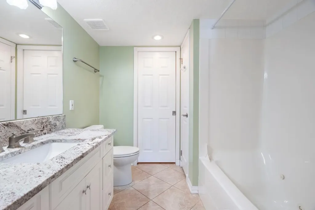 6868 Sierra Morena Boulevard SW Calgary AB T3H 3R6