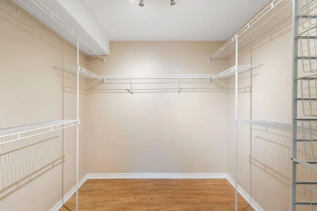 6868 Sierra Morena Boulevard SW Calgary AB T3H 3R6