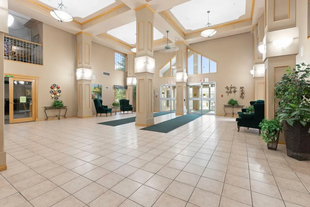 6868 Sierra Morena Boulevard SW Calgary AB T3H 3R6