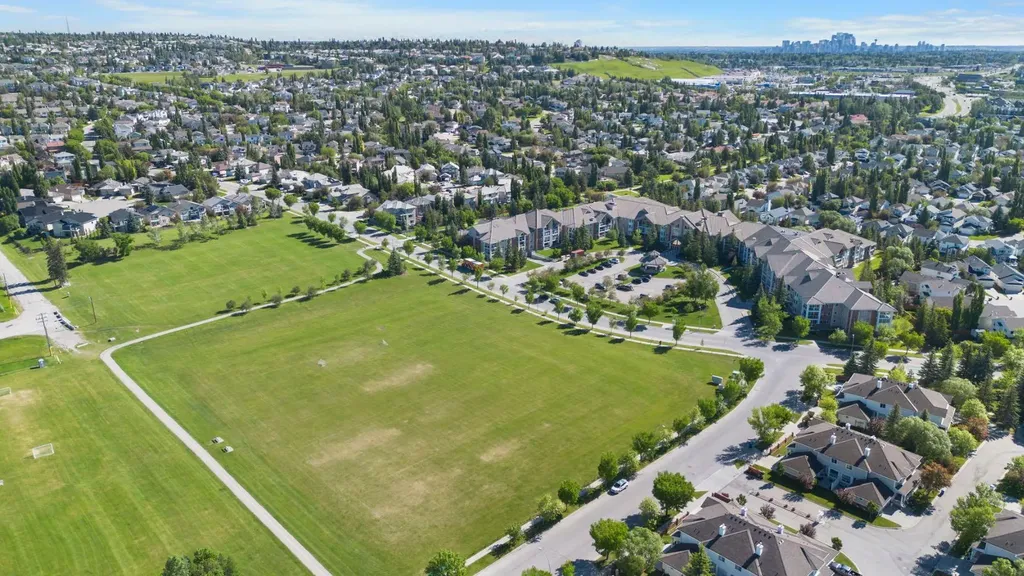 6868 Sierra Morena Boulevard SW Calgary AB T3H 3R6