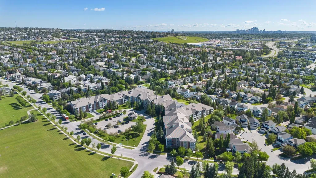 6868 Sierra Morena Boulevard SW Calgary AB T3H 3R6