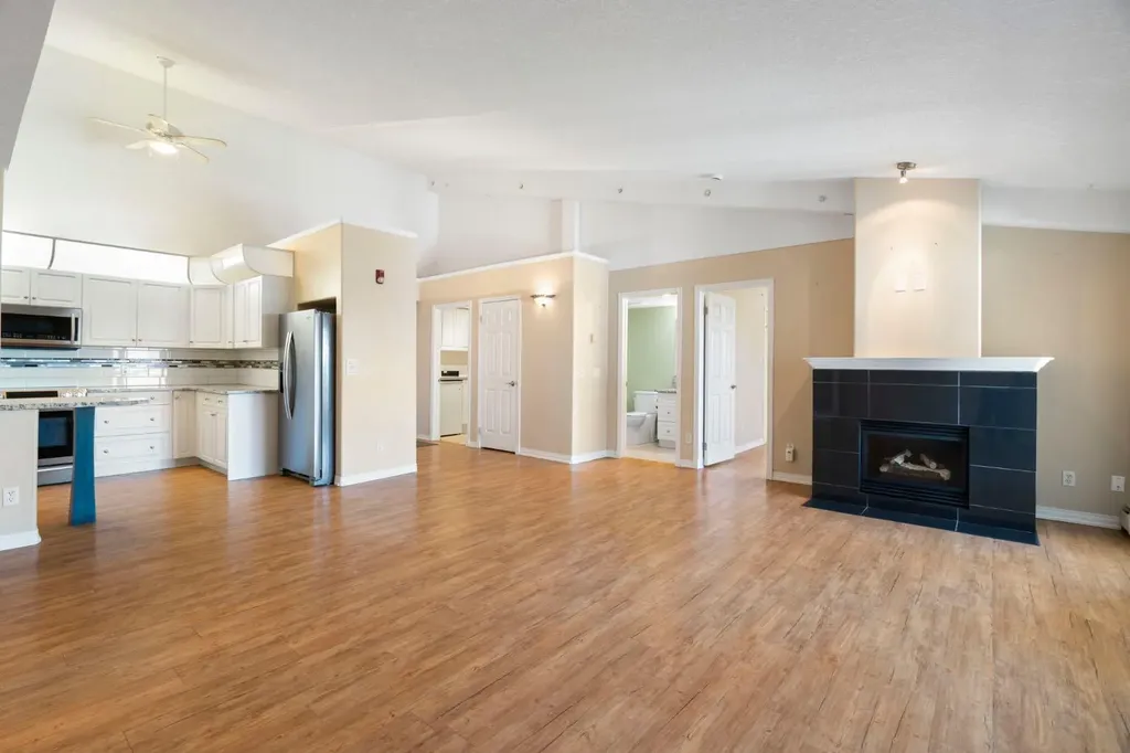 6868 Sierra Morena Boulevard SW Calgary AB T3H 3R6