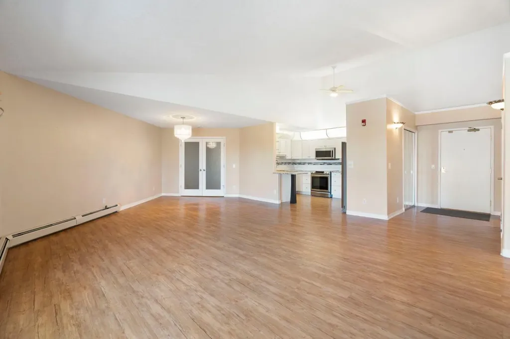 6868 Sierra Morena Boulevard SW Calgary AB T3H 3R6