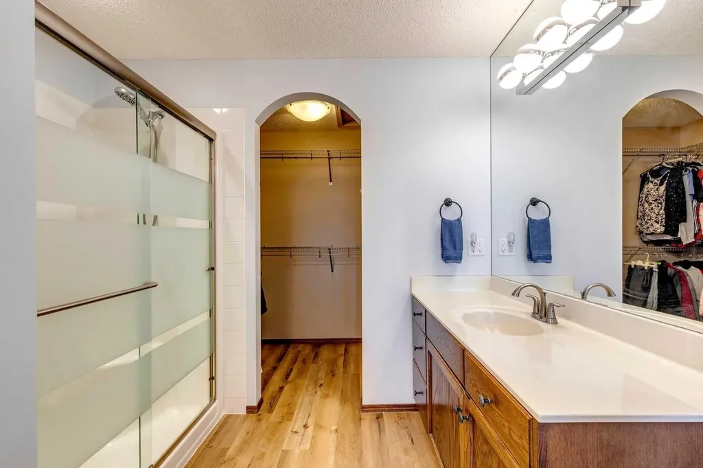 203 Bishop Mews NW Langdon AB T0J 1X2