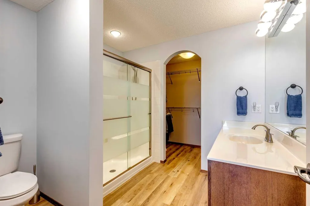 203 Bishop Mews NW Langdon AB T0J 1X2