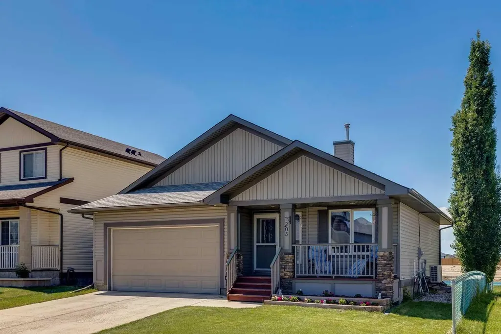 203 Bishop Mews NW Langdon AB T0J 1X2