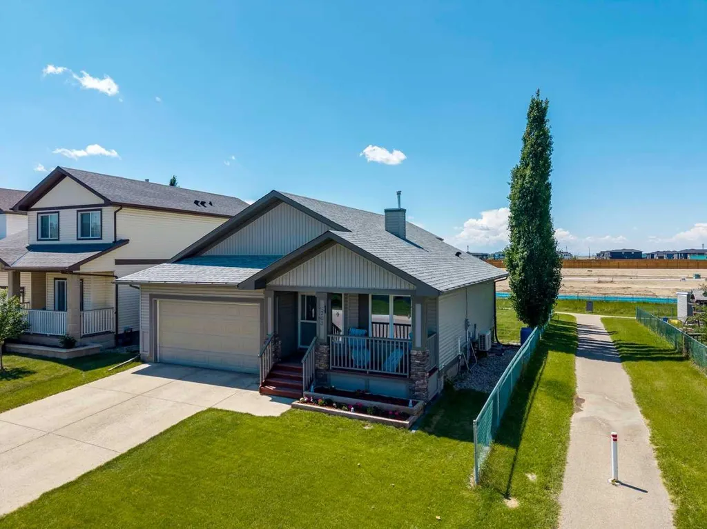 203 Bishop Mews NW Langdon AB T0J 1X2