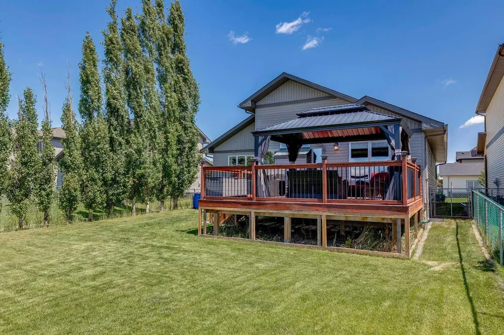 203 Bishop Mews NW Langdon AB T0J 1X2