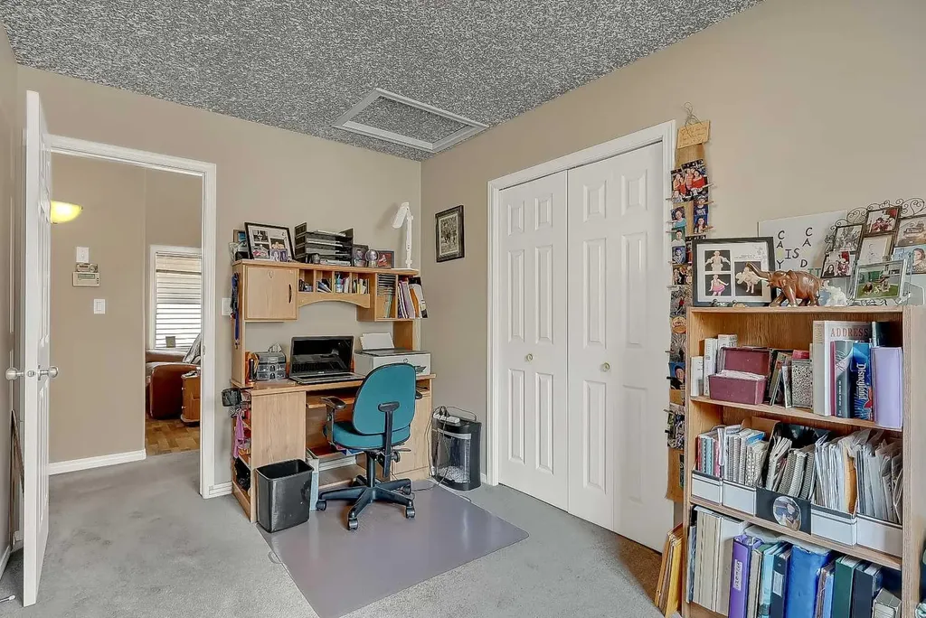 10230 71 Avenue, Grande Prairie AB T8W 2Y3