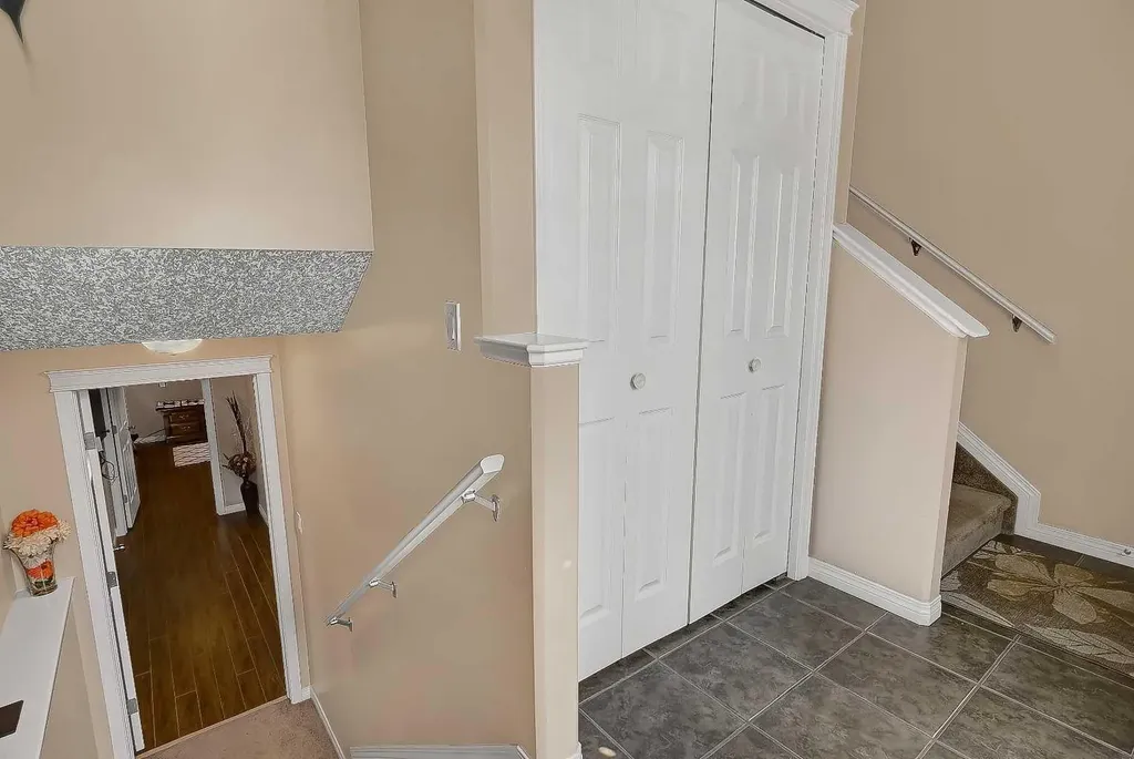 10230 71 Avenue, Grande Prairie AB T8W 2Y3