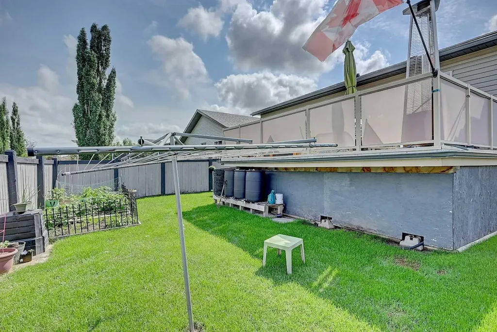10230 71 Avenue, Grande Prairie AB T8W 2Y3