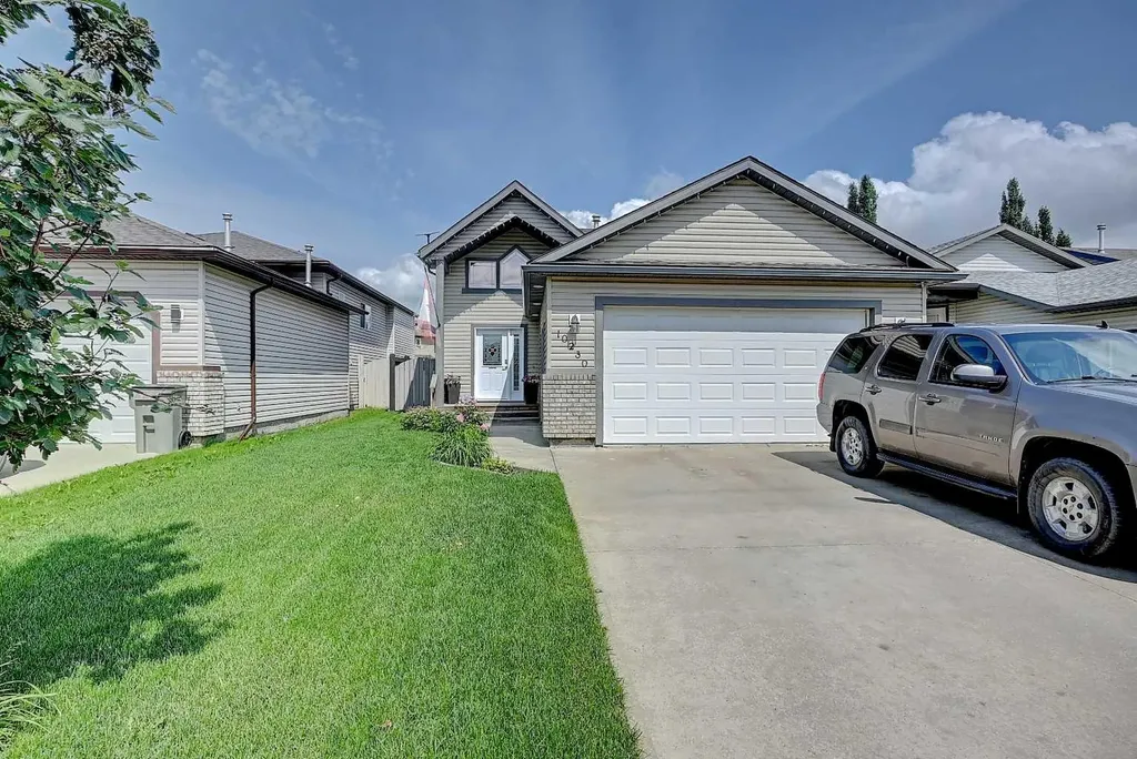 10230 71 Avenue, Grande Prairie AB T8W 2Y3