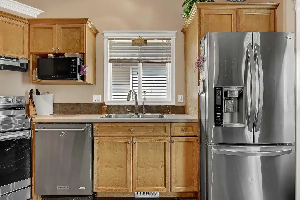 10230 71 Avenue, Grande Prairie AB T8W 2Y3