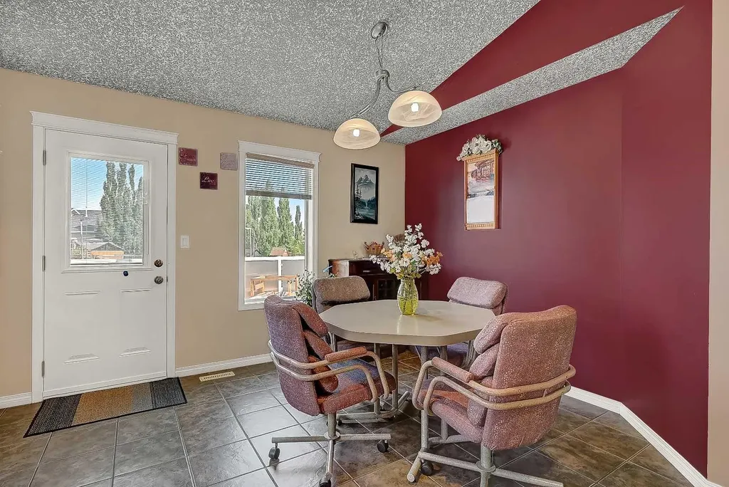 10230 71 Avenue, Grande Prairie AB T8W 2Y3