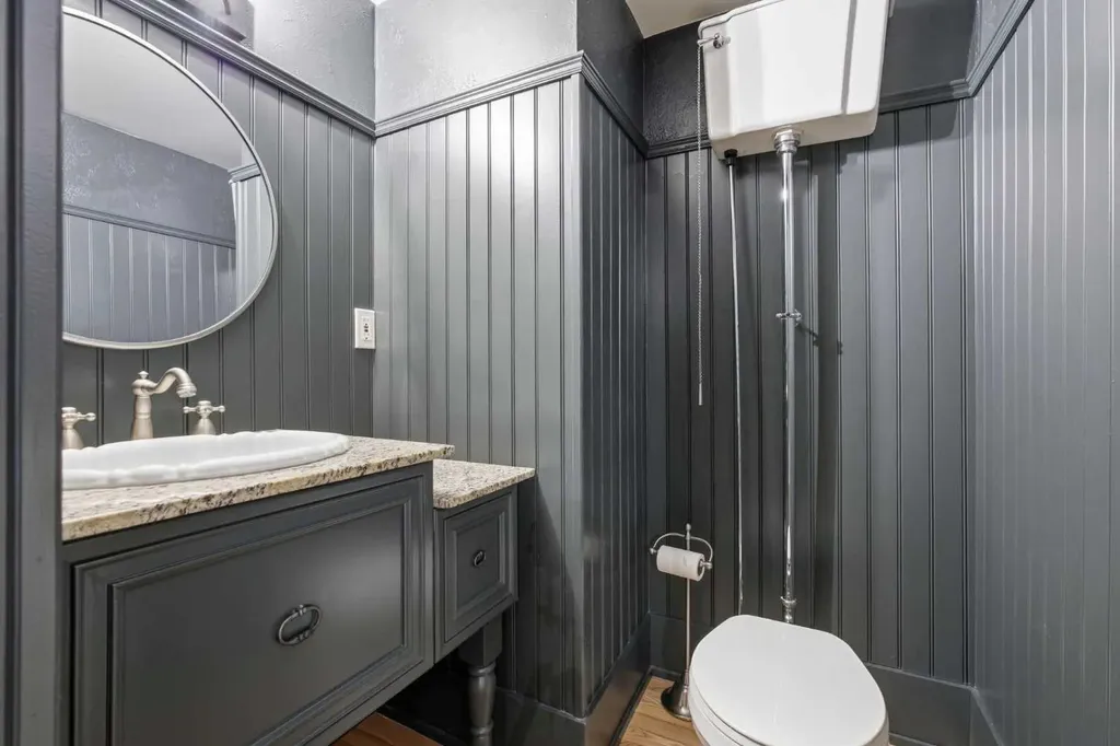 615 Crescent Boulevard SW Calgary AB T2S 1K8