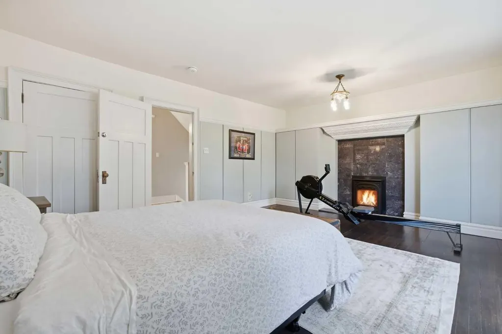 615 Crescent Boulevard SW Calgary AB T2S 1K8