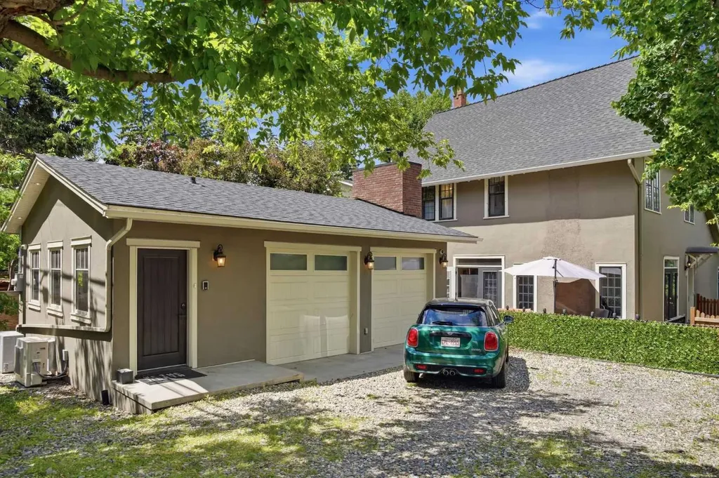 615 Crescent Boulevard SW Calgary AB T2S 1K8