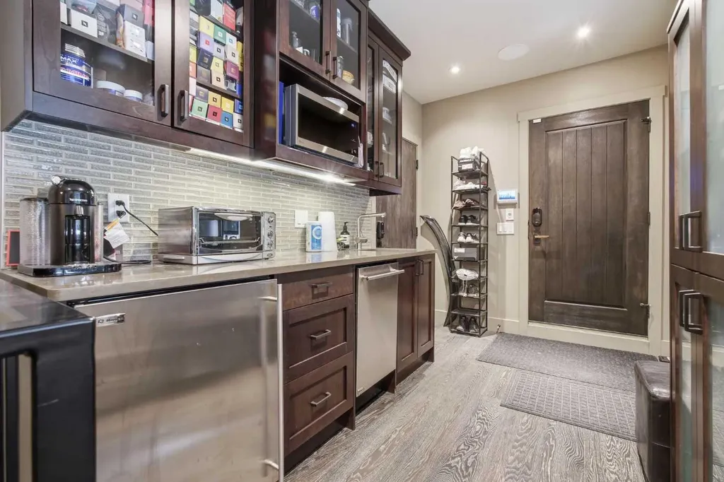 615 Crescent Boulevard SW Calgary AB T2S 1K8