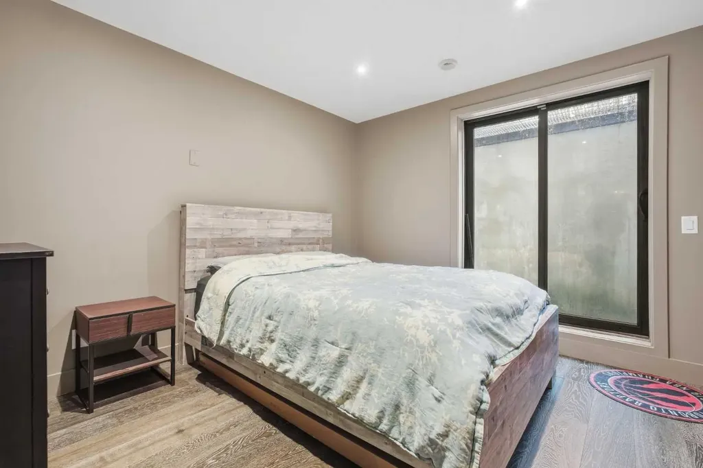 615 Crescent Boulevard SW Calgary AB T2S 1K8
