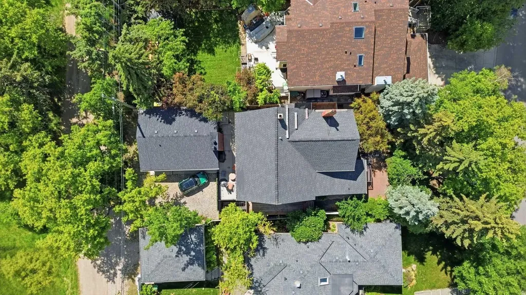 615 Crescent Boulevard SW Calgary AB T2S 1K8