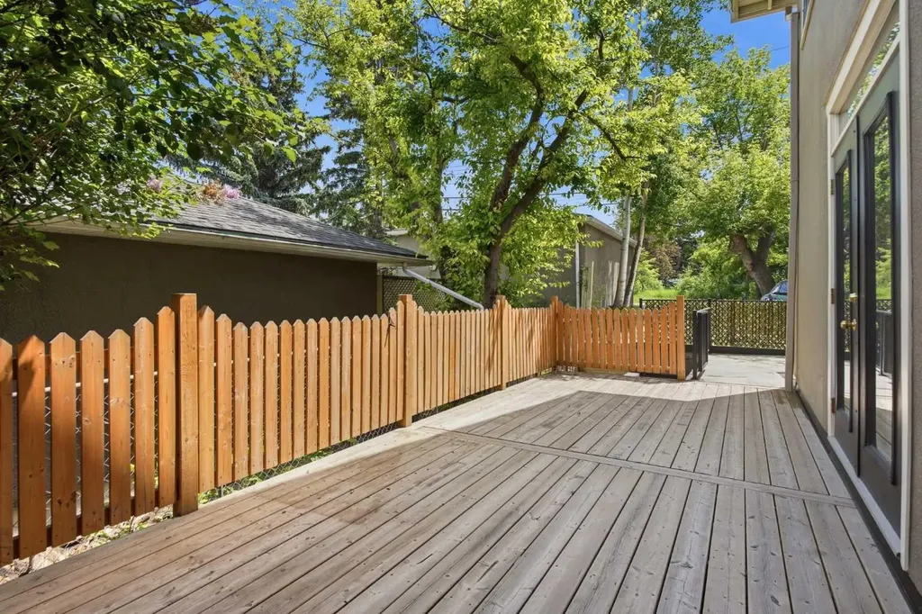 615 Crescent Boulevard SW Calgary AB T2S 1K8